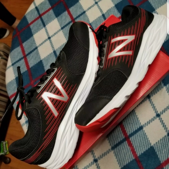 New Balance Men's Size 10.5 D Sneakers M411CR1 Red - Picture 6 of 6